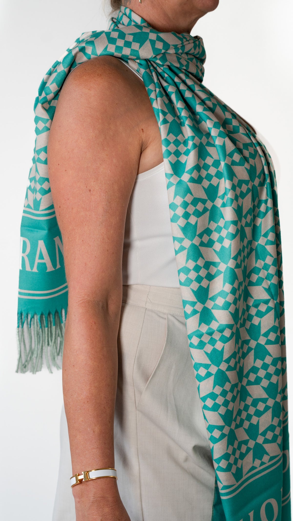 Volando Ranch Water scarf, detail